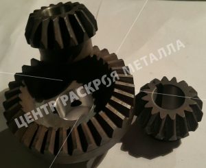 Коническое колесо и шестерня с прямым зубом